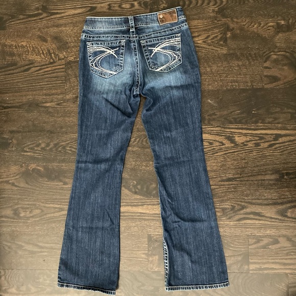 Silver Suki Women’s Dark Wash Mid-Rise Bootcut Jeans Sz 28/32 - Picture 3 of 9
